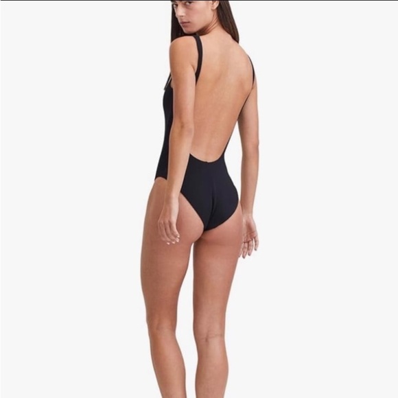 Gottex Women's Sexy Texture Scoop Neck Tank with Low Back One Piece NWT 10 - Picture 2 of 11